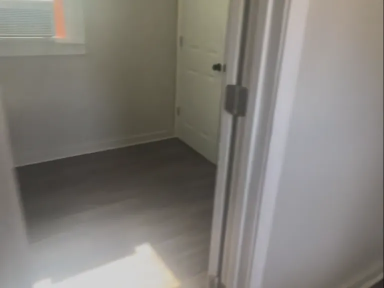 646 Marshall St — Photo 10