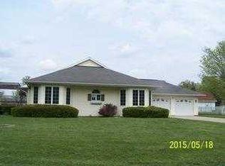 7960 Whisper Ct, Decatur, IL 62521