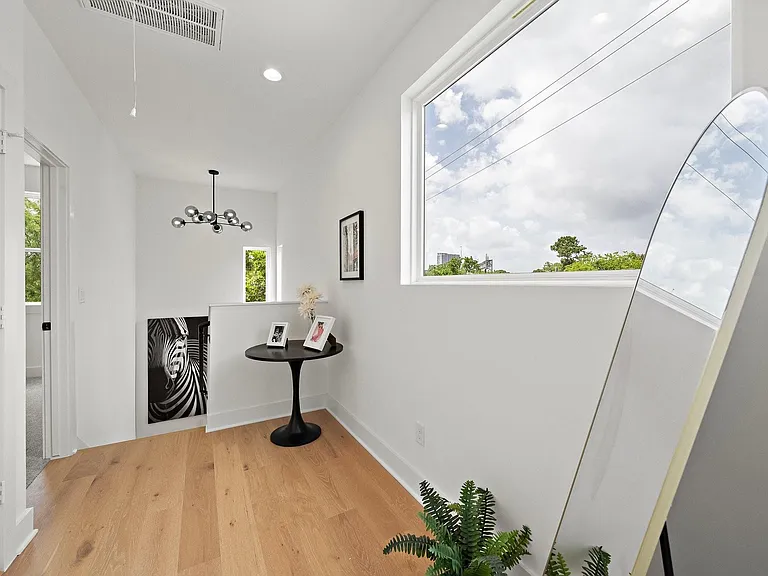 1607 Barbee St — Photo 19