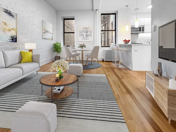 455 Hudson Street image 1 of 7