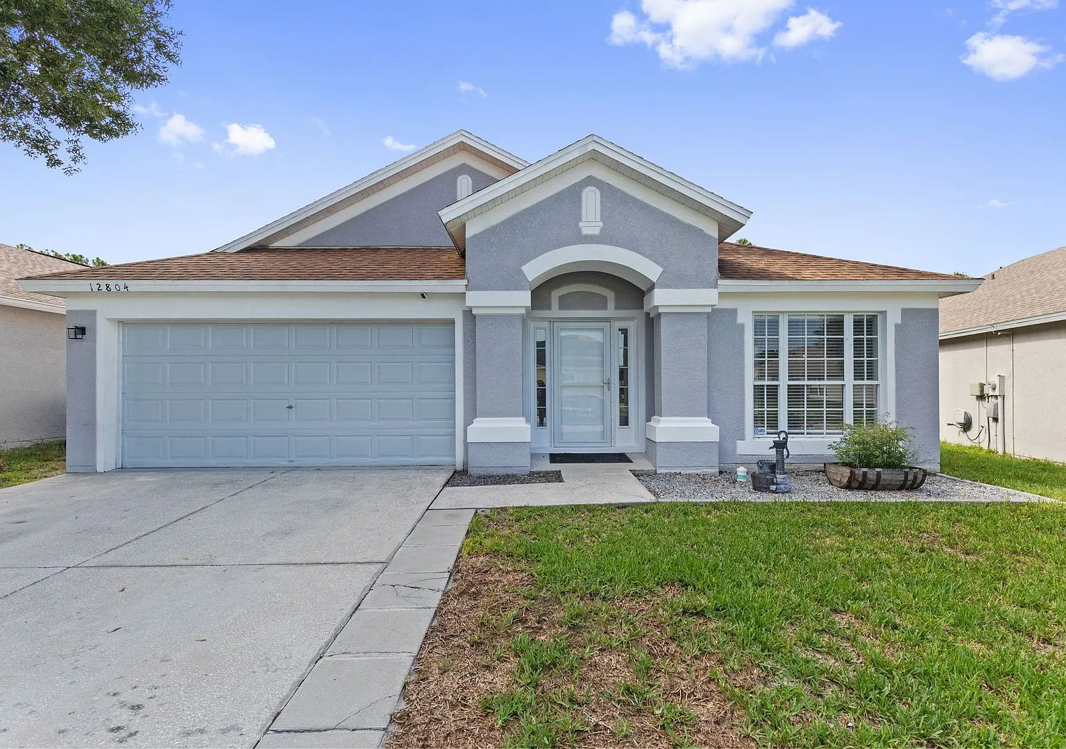 4 Bedroom home located in Riverview — Photo 1