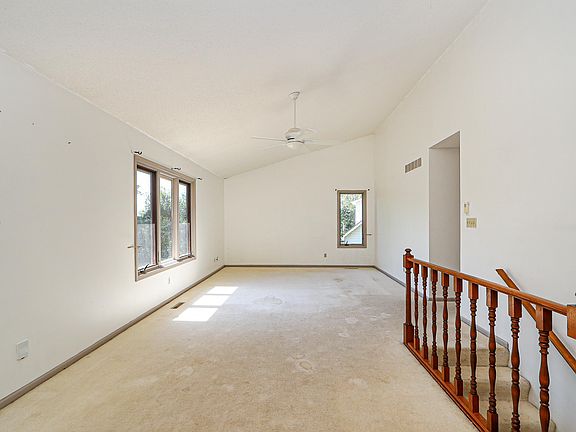 4th image of 1903 Crescent Dr