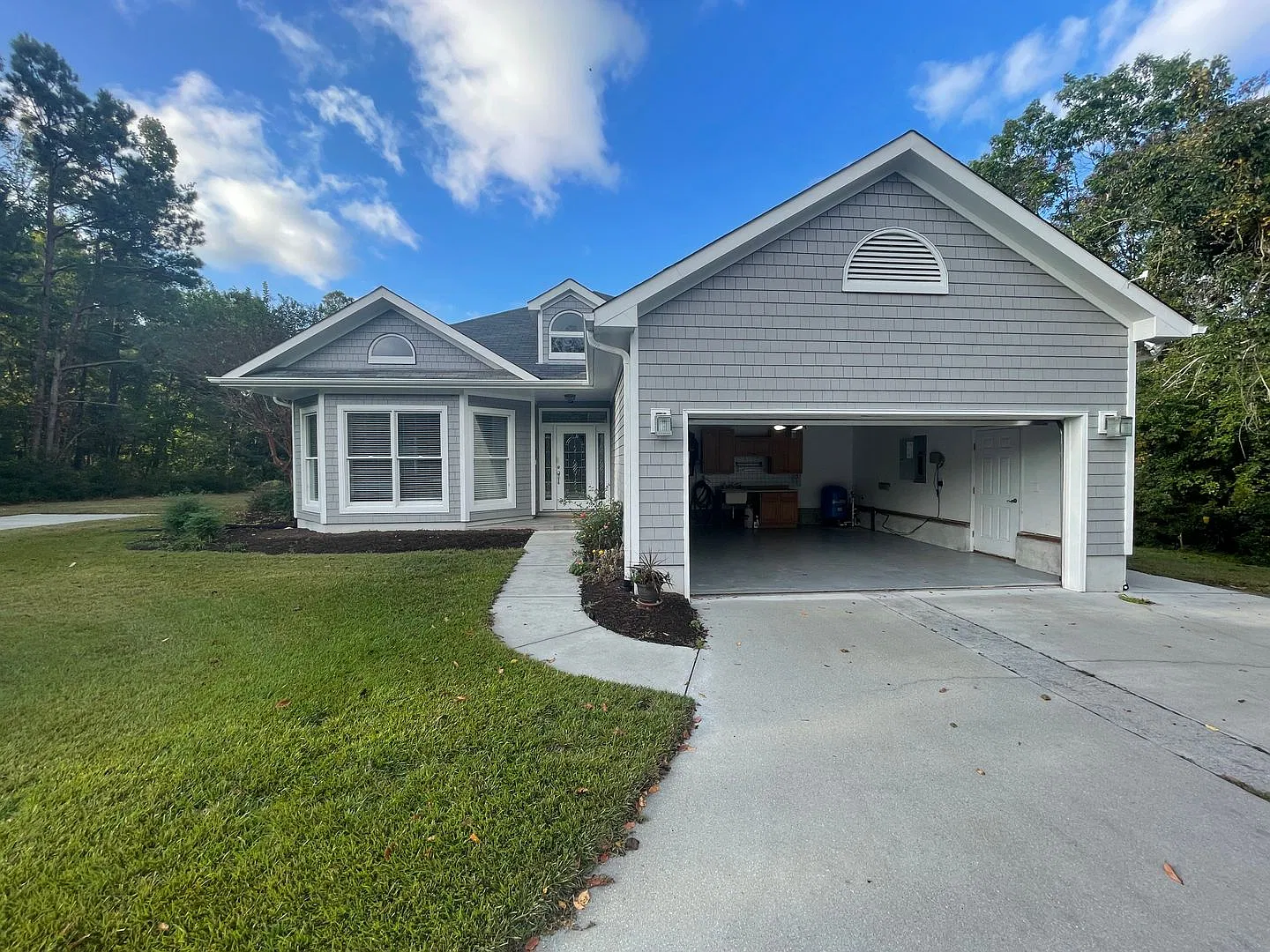 Forest Sound 3 Bedroom Home — Photo 2