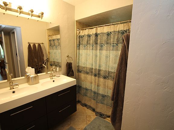 Master Bath w/ dual vanity