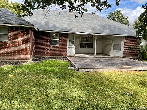3rd image of 849 Crown Circle