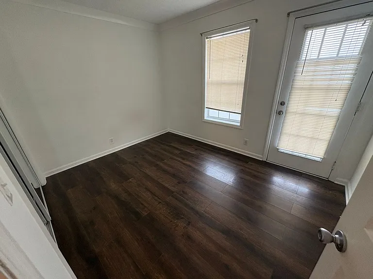 2325 Elliston Pl — Photo 11