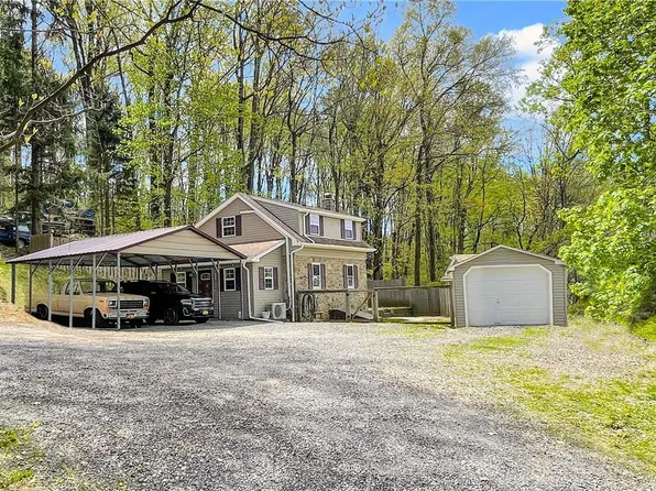 1826 Jamicky Ln, Hellertown, PA 18055