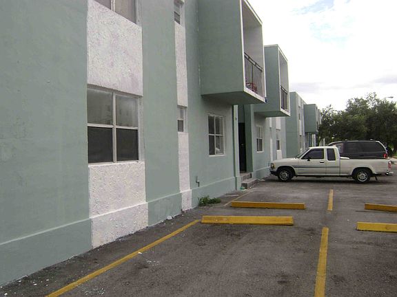 2nd image of 2301 Atlantic Ave APT 4
