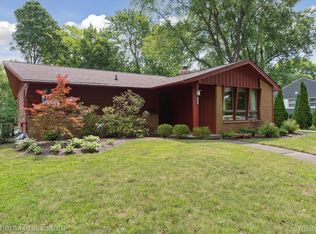 415 S Tompkins St, Howell, MI 48843