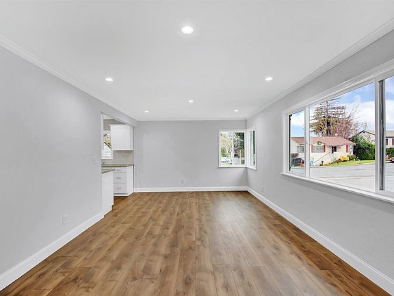 4th image of 26 - A Laurel Street
