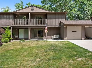 7503 Creekwood Ct #3, North Royalton, OH 44133