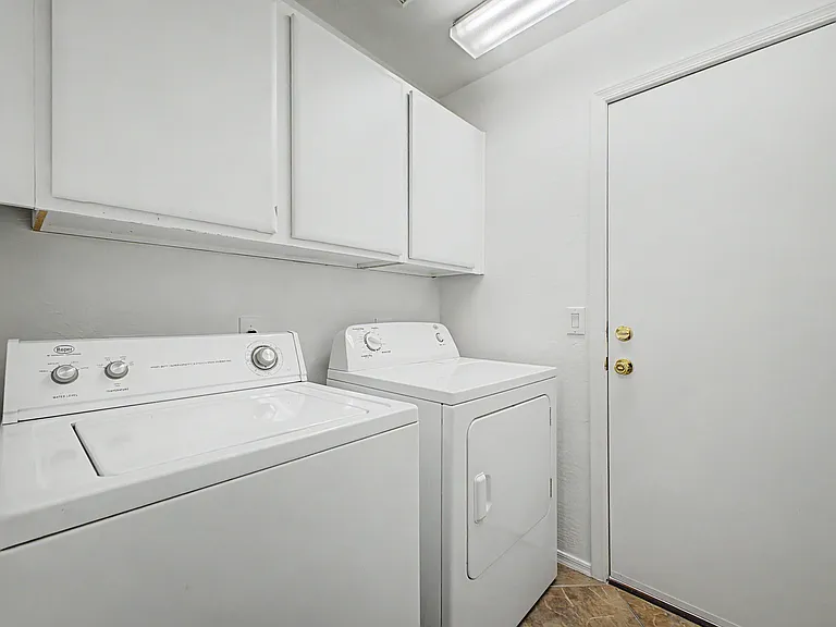 25875 W Saint Catherine Ave — Photo 20