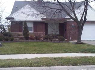 16095 Lincoln Ave, Eastpointe, MI 48021