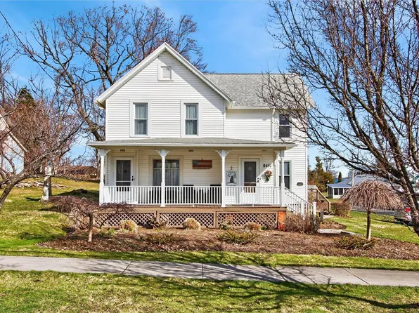 8451 Bay St, Sodus Point, NY 14555