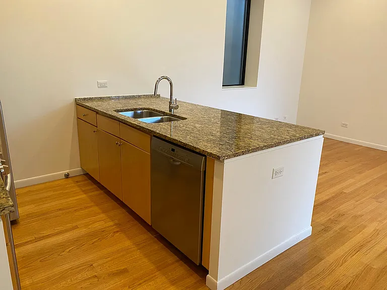 1855 N Washtenaw Ave #1R — Photo 3