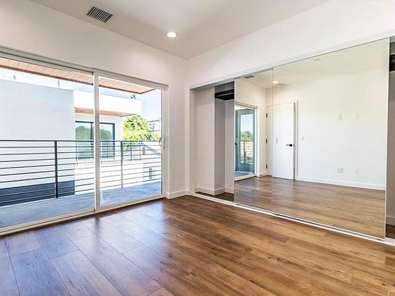 5th image of 5636 1/2 Woodman Ave