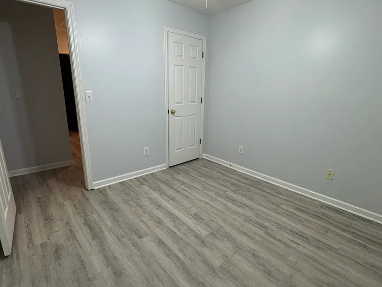 3975 Howell Park Rd — Photo 12