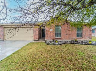 421 Oxford St, Burleson, TX 76028