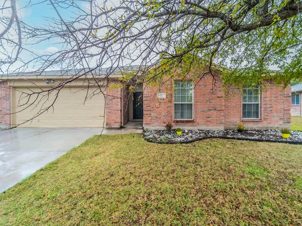 421 Oxford St, Burleson, TX 76028