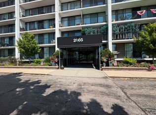 2005 S Finley Rd Unit 1008, Lombard, IL 60148