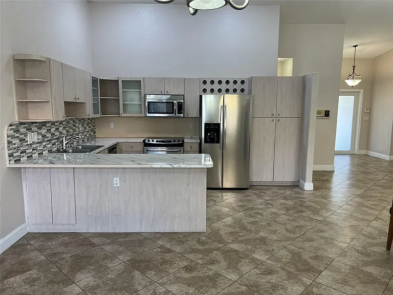 8842 NW 142nd Ln — Photo 7