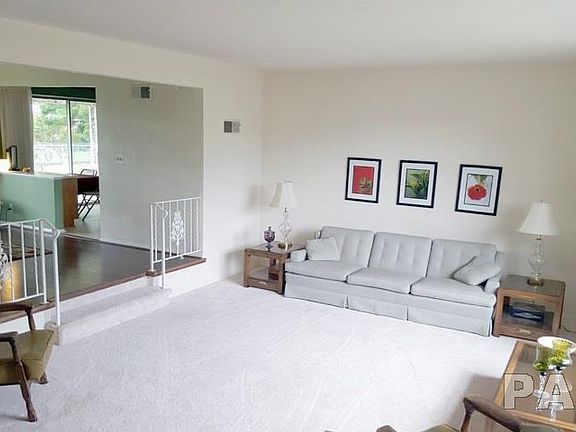 4th image of 1636 W Gaylord Ave