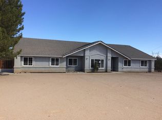 10874 Hollister Rd, Oak Hills, CA 92344