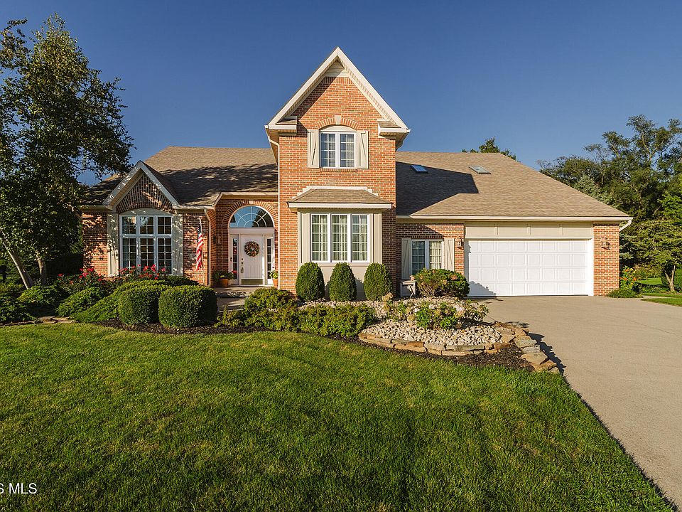 1st image of 2145 S Lake Ct