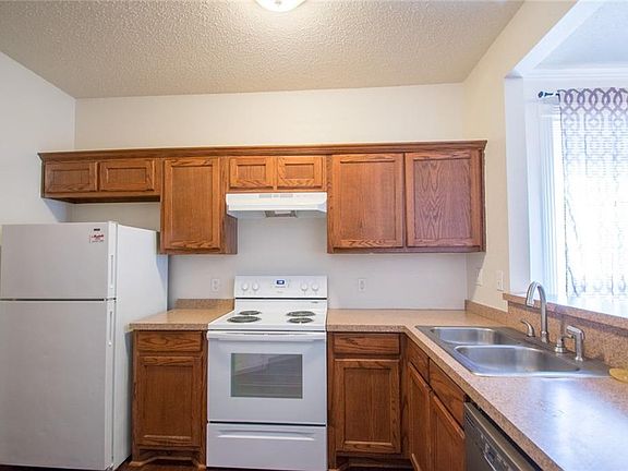 5th image of 2118 We Roberts St