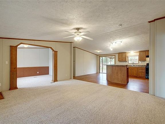 4th image of 131 Park Dr
