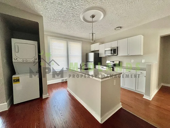 2326 Stark St #A — Photo 13