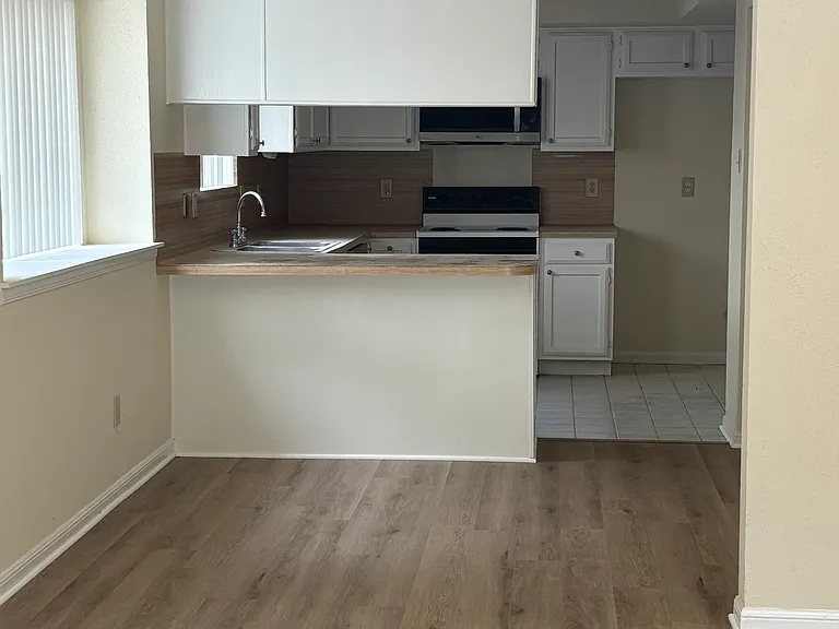 11614 Inga Ln — Photo 3