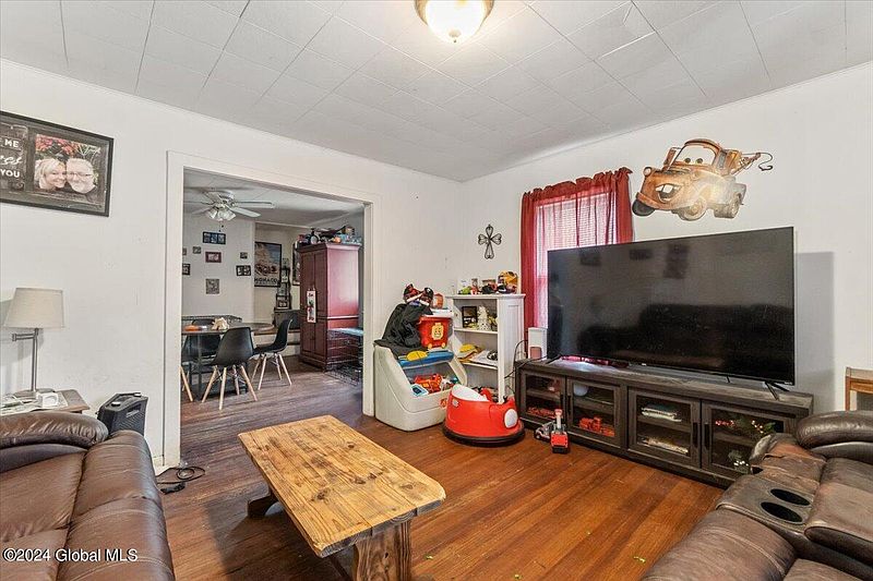 3rd image of 27 Central Avenue