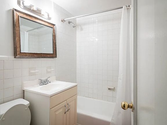 5th image of 13 Gramercy Park S APT 1F