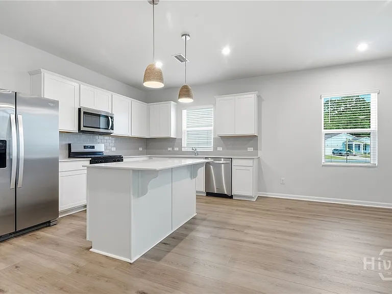 217 Crosstown Ave — Photo 7