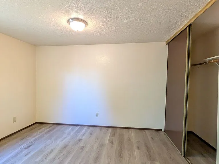 Chelsea Manor Apartments — Photo 68