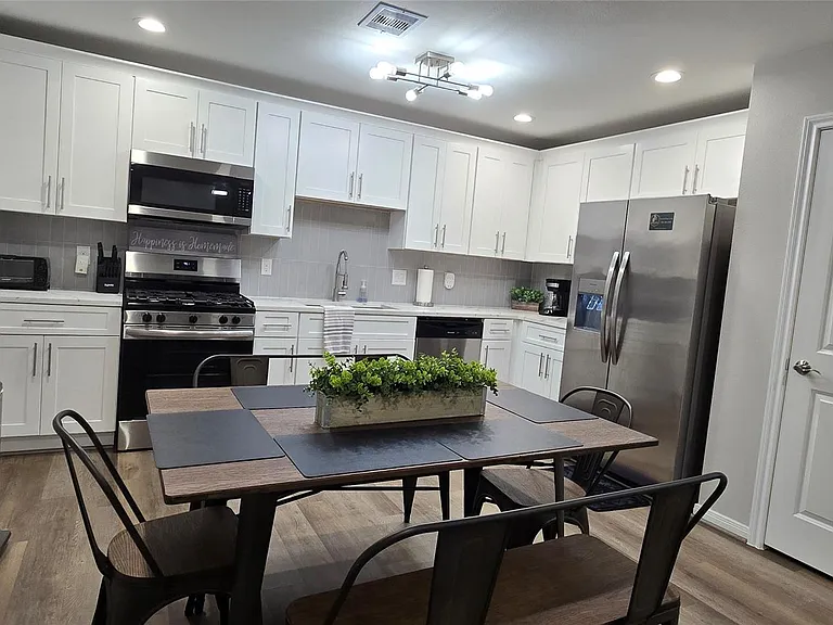 5102 Haywood St #B — Photo 4