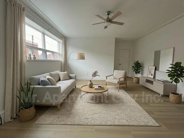 1284 Fennell Ave E, Hamilton, ON