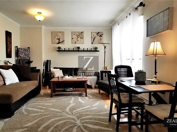 4th image of 499 Greene Ave #2