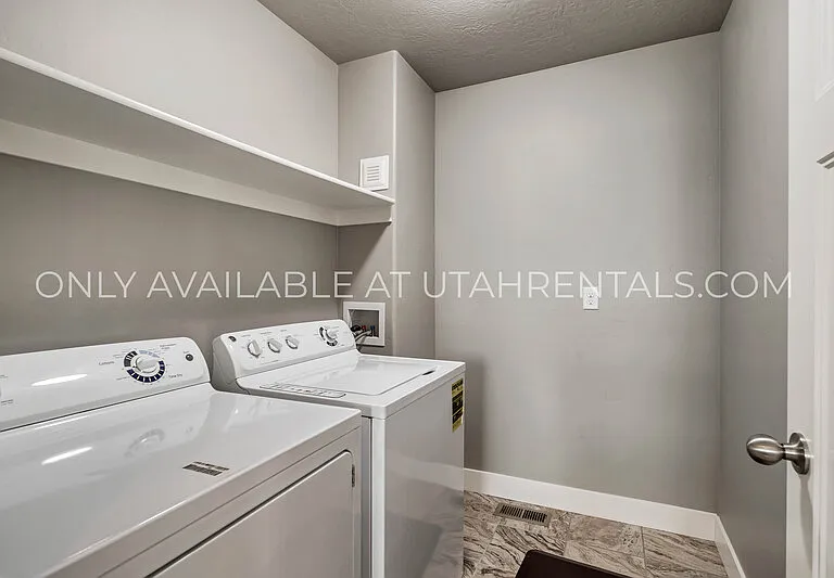 1115 Independence Ave — Photo 10