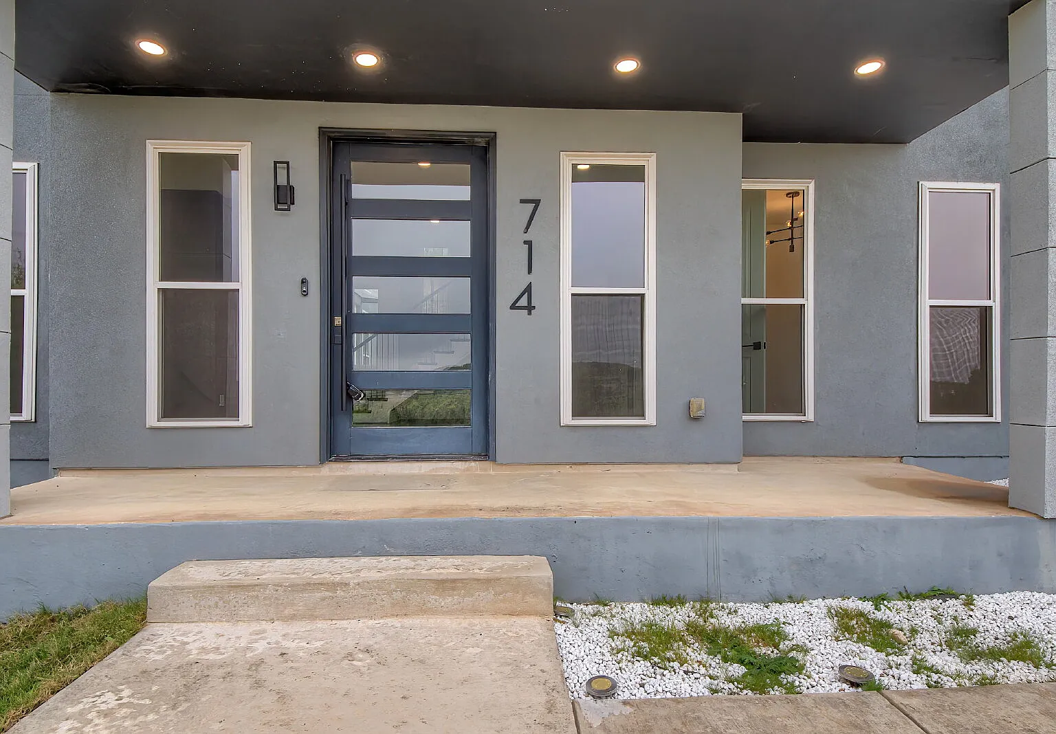 4 bed, 3.5 bath, 3044 sqft, $3,850 — Photo 2