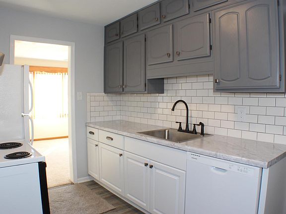 5th image of 3014 W 71st St