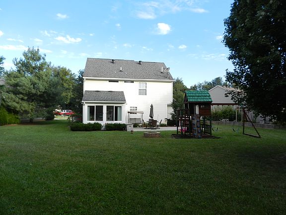 5th image of 437 Parkside Dr