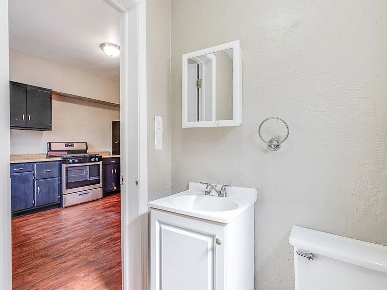2120 Salisbury St S — Photo 19
