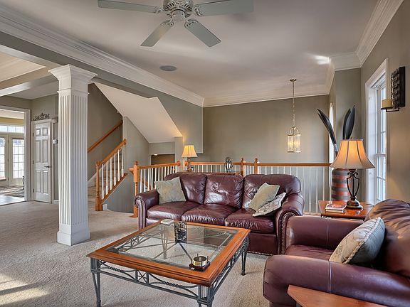 4th image of 26 Brower Ln