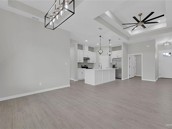 4th image of 2605 Pecos St