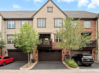 619 Parkside Ct, Libertyville, IL 60048