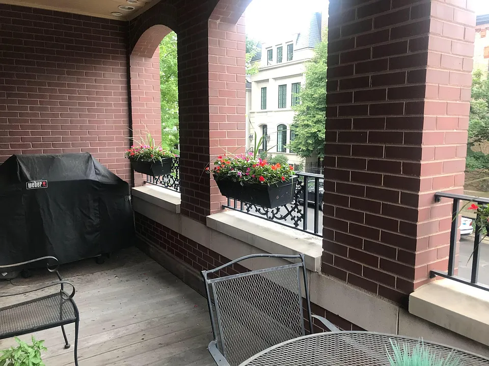 Front Deck with Gas line Webber grill