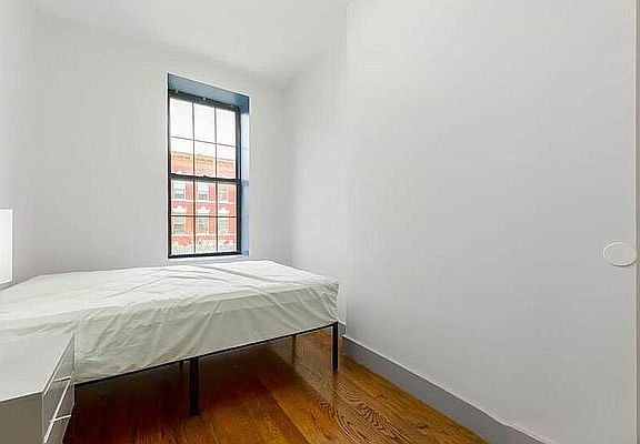 5th image of 274 Chauncey St #2B