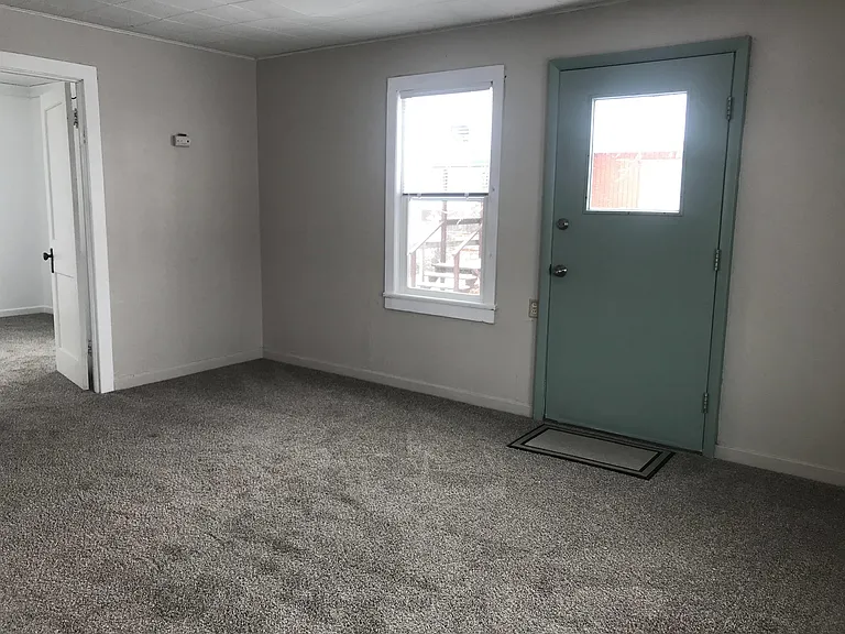 216 N Noble St — Photo 2